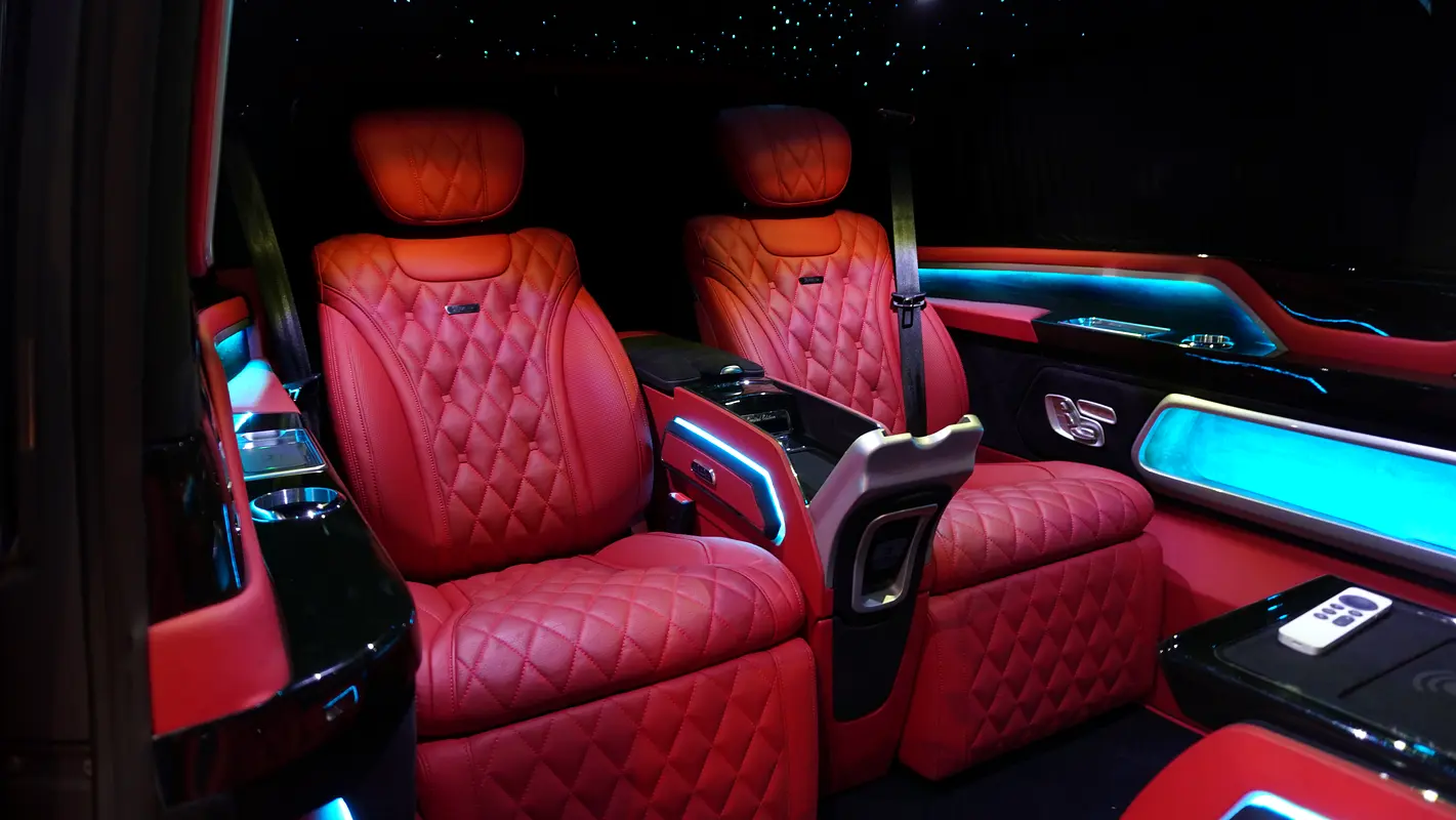 MERCEDES V-Class V 250 2023 - photo 11 - Import Émirats | International Cars