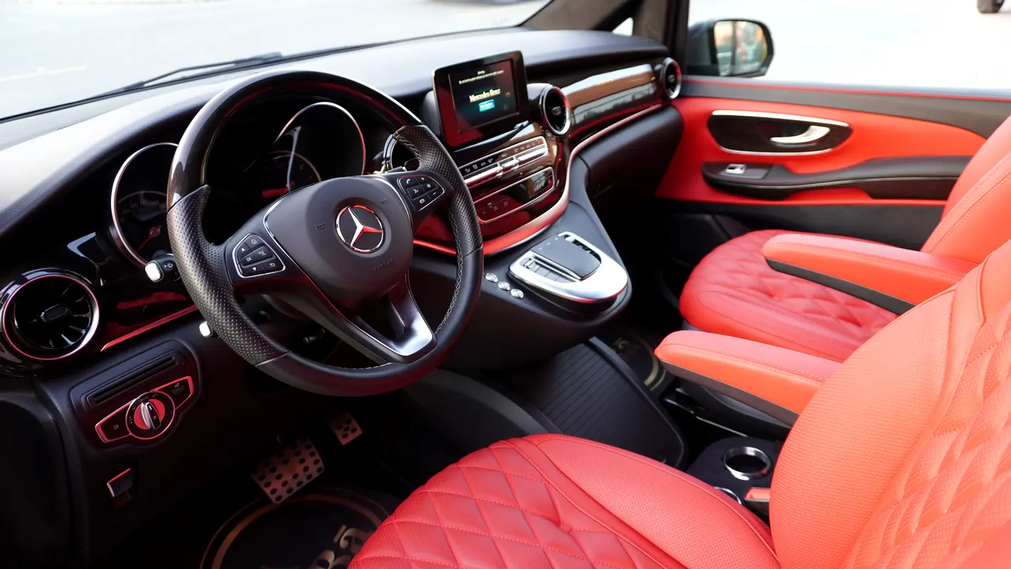 MERCEDES V-Class V 250 2023 - photo 9 - Import Émirats | International Cars