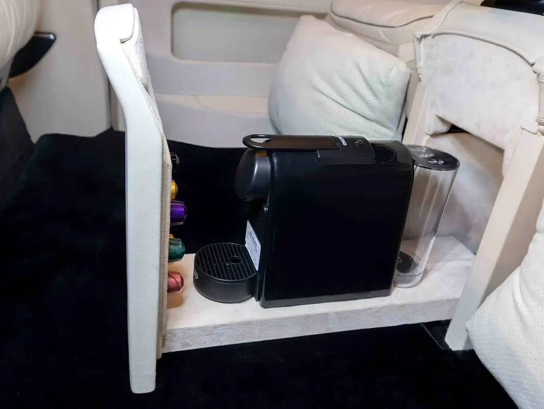 MERCEDES V-Class V 300 2025 - photo 10 - Import Émirats | International Cars