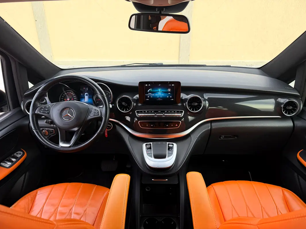 MERCEDES V-Class V 250 2023 - photo 10 - Import Émirats | International Cars