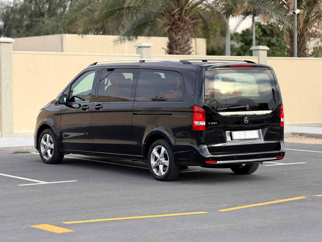 MERCEDES V-Class V 250 2023 - photo 4 - Import Émirats | International Cars