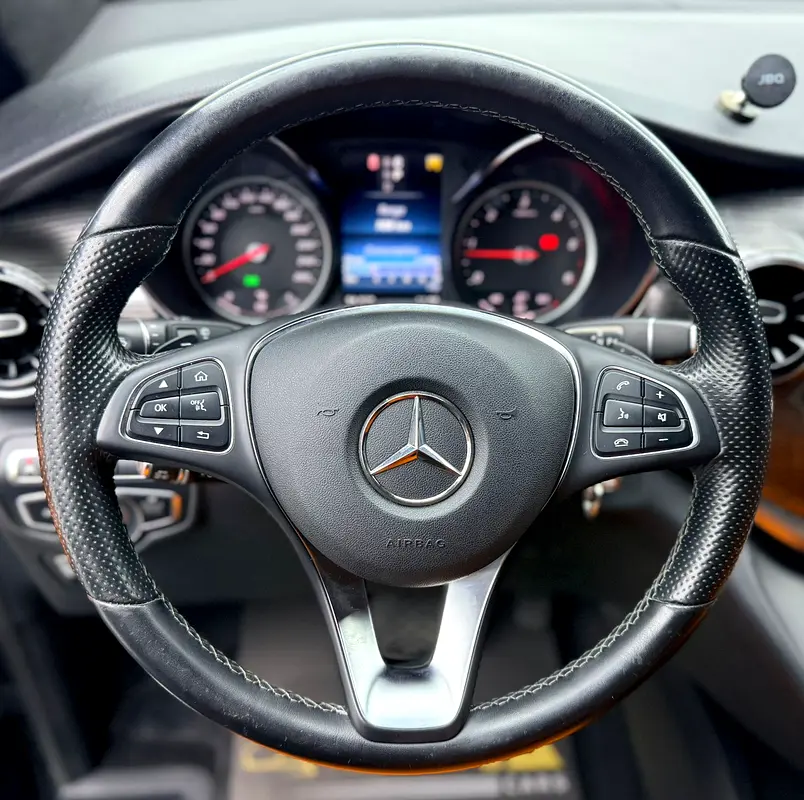 MERCEDES V-Class V 250 2023 - photo 7 - Import Émirats | International Cars