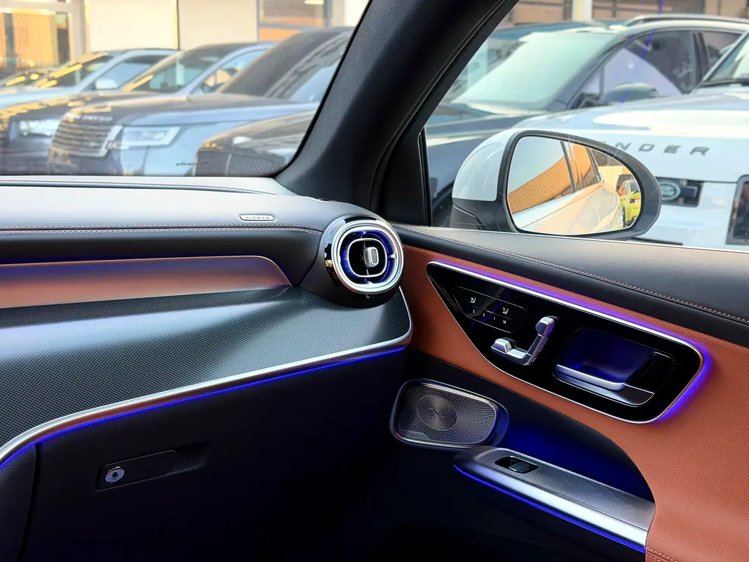 MERCEDES GLC Coupe GLC 300 2025 - photo 10 - Import Émirats | International Cars