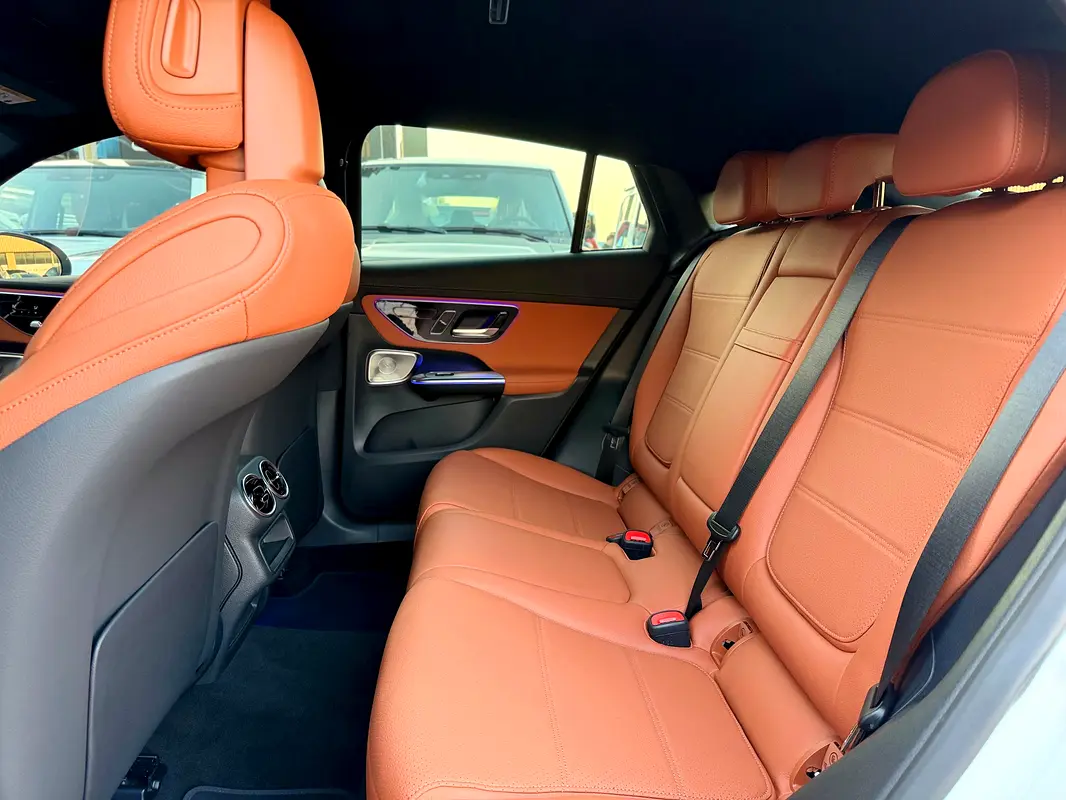 MERCEDES GLC Coupe GLC 300 2025 - photo 11 - Import Émirats | International Cars