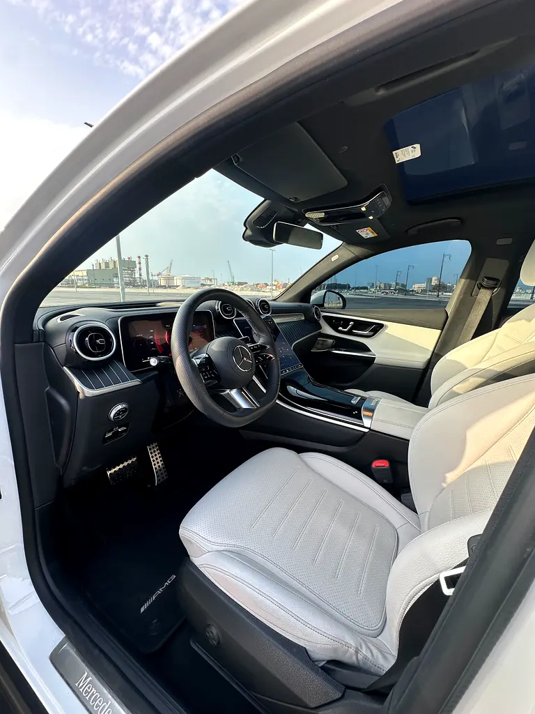 MERCEDES GLC Coupe GLC 300e 4MATIC 2024 - photo 8 - Import Émirats | International Cars