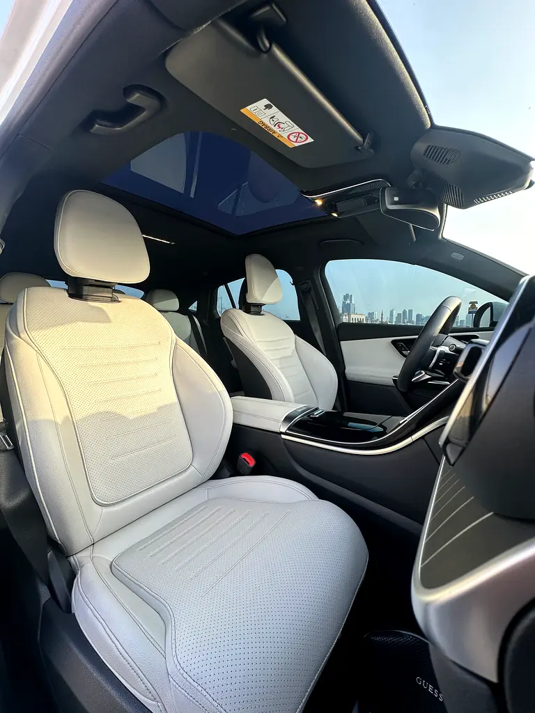 MERCEDES GLC Coupe GLC 300e 4MATIC 2024 - photo 9 - Import Émirats | International Cars