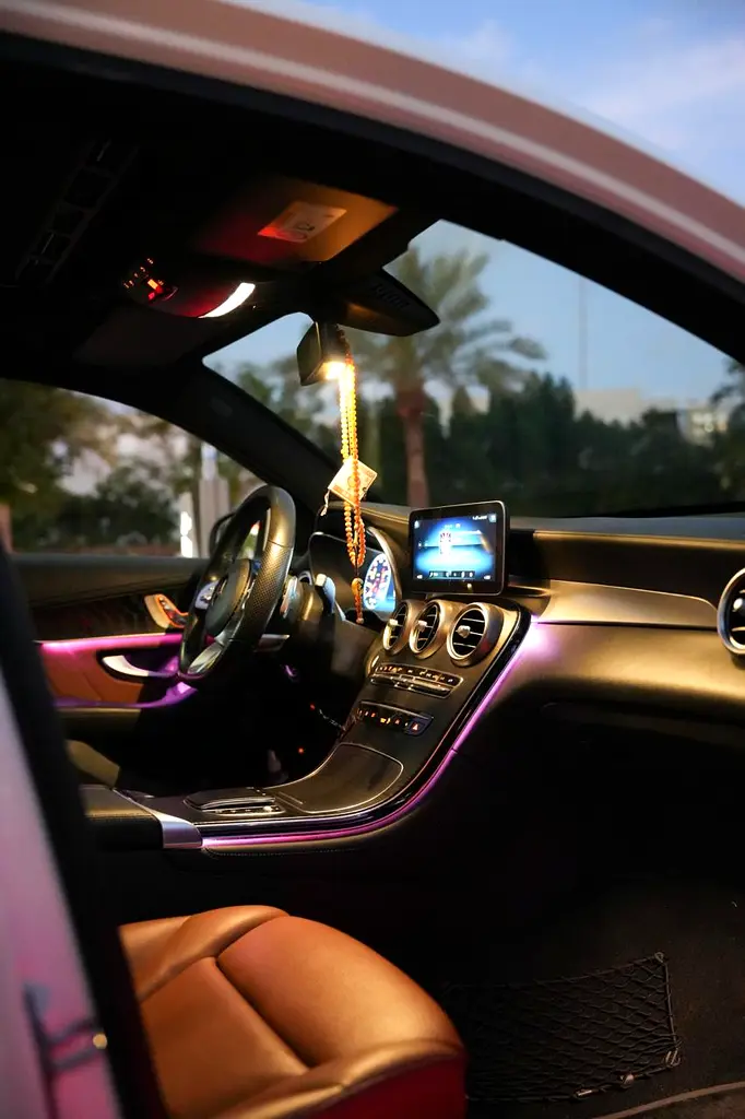 MERCEDES GLC Coupe GLC 200 2020 - photo 10 - Import Émirats | International Cars