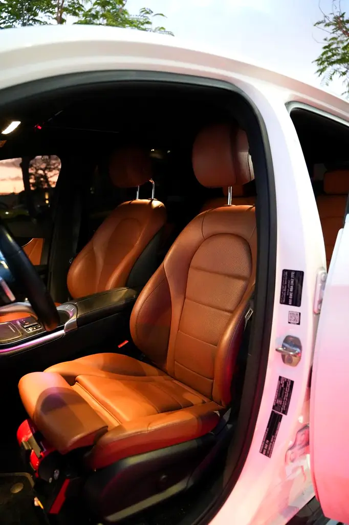 MERCEDES GLC Coupe GLC 200 2020 - photo 11 - Import Émirats | International Cars