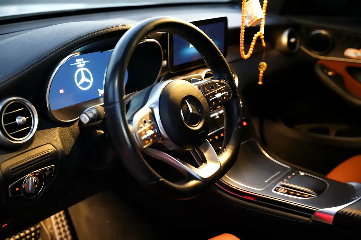 MERCEDES GLC Coupe GLC 200 2020 - photo 4 - Import Émirats | International Cars