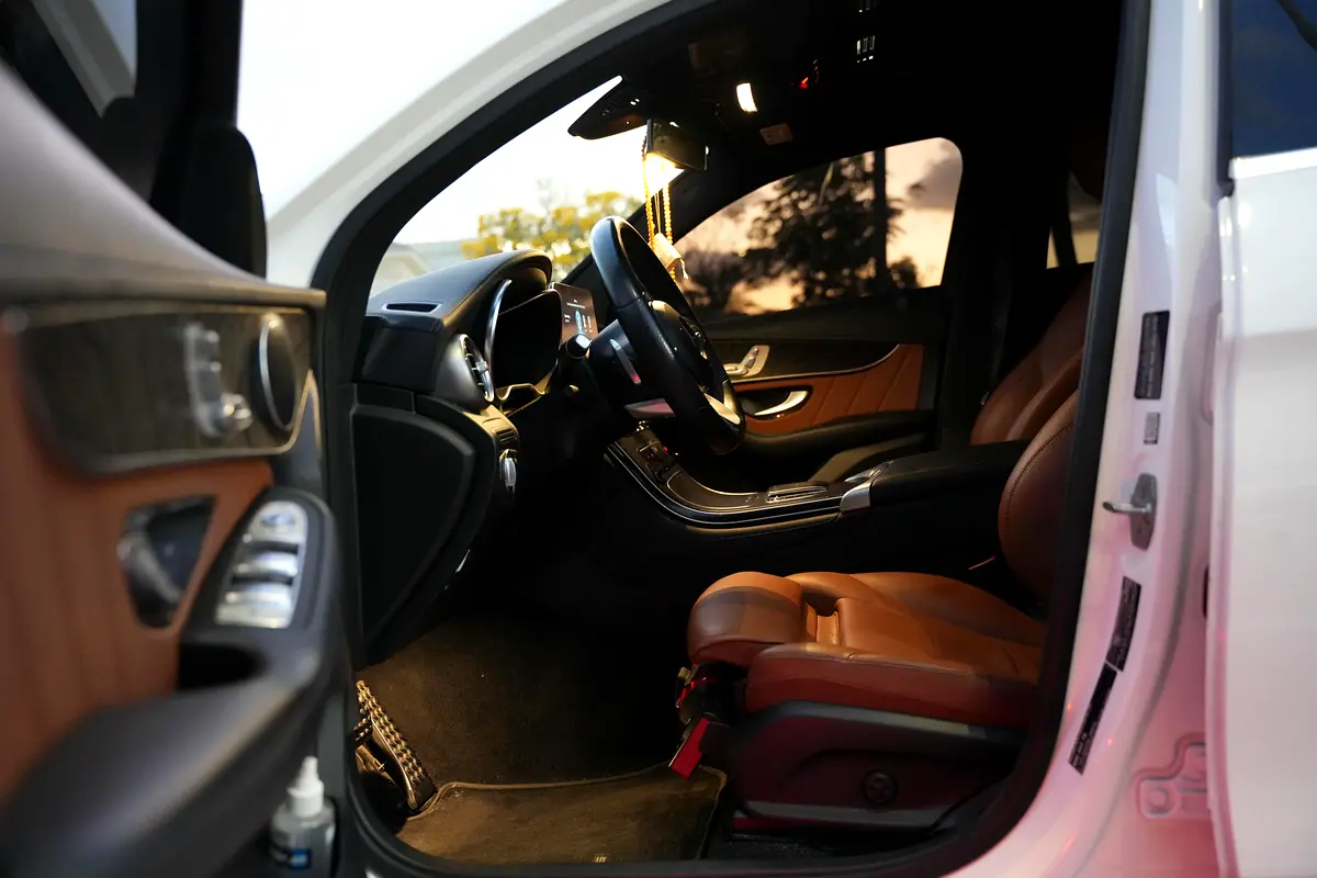 MERCEDES GLC Coupe GLC 200 2020 - photo 5 - Import Émirats | International Cars