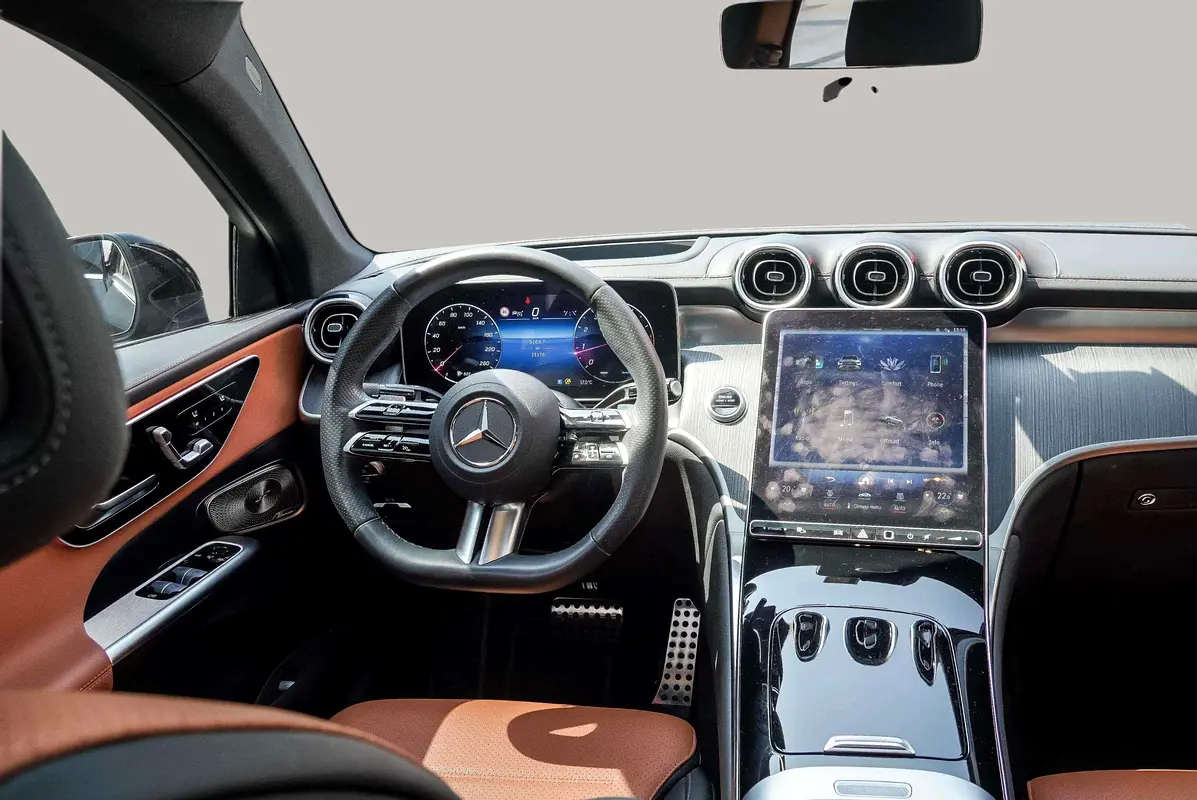 MERCEDES GLC Coupe GLC 200 2024 - photo 10 - Import Émirats | International Cars