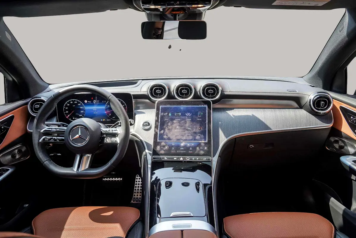 MERCEDES GLC Coupe GLC 200 2024 - photo 9 - Import Émirats | International Cars