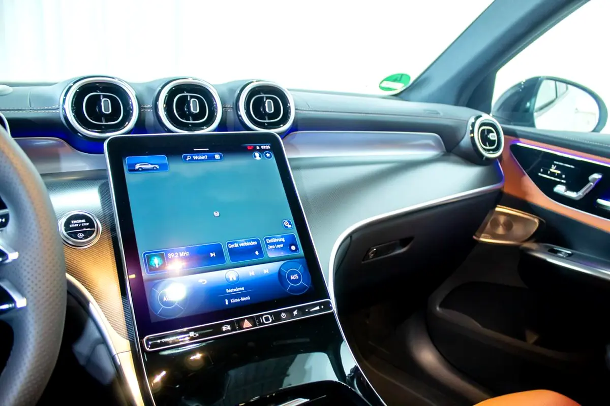 MERCEDES GLC-Class GLC 200 4MATIC 2024 - photo 8 - Import Émirats | International Cars