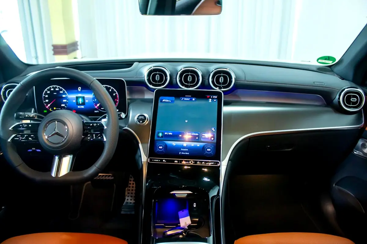 MERCEDES GLC-Class GLC 200 4MATIC 2024 - photo 9 - Import Émirats | International Cars