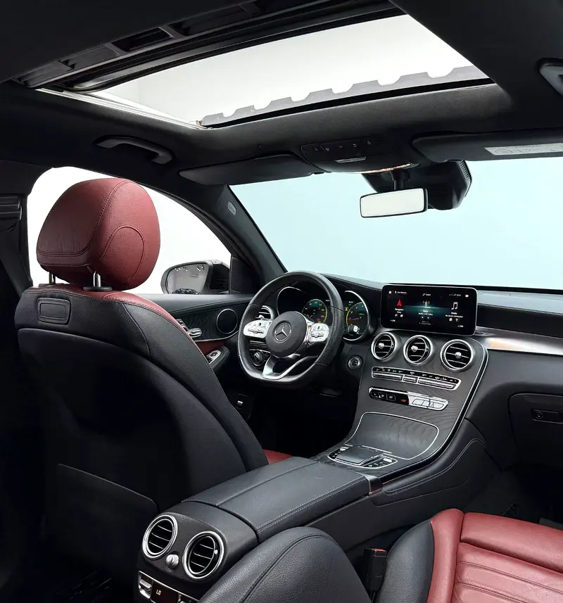 MERCEDES GLC-Class GLC 300 4MATIC 2020 - photo 12 - Import Émirats | International Cars