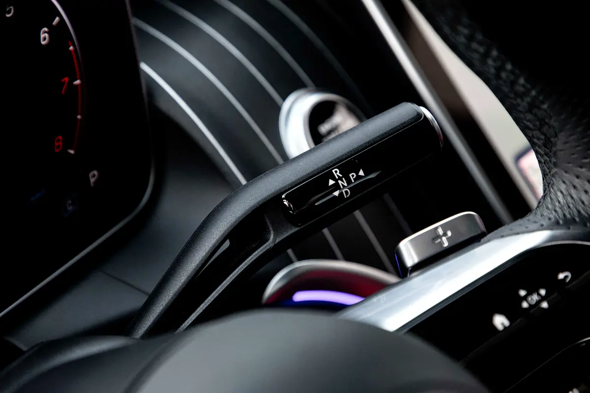 MERCEDES GLC-Class GLC 300 2023 - photo 10 - Import Émirats | International Cars