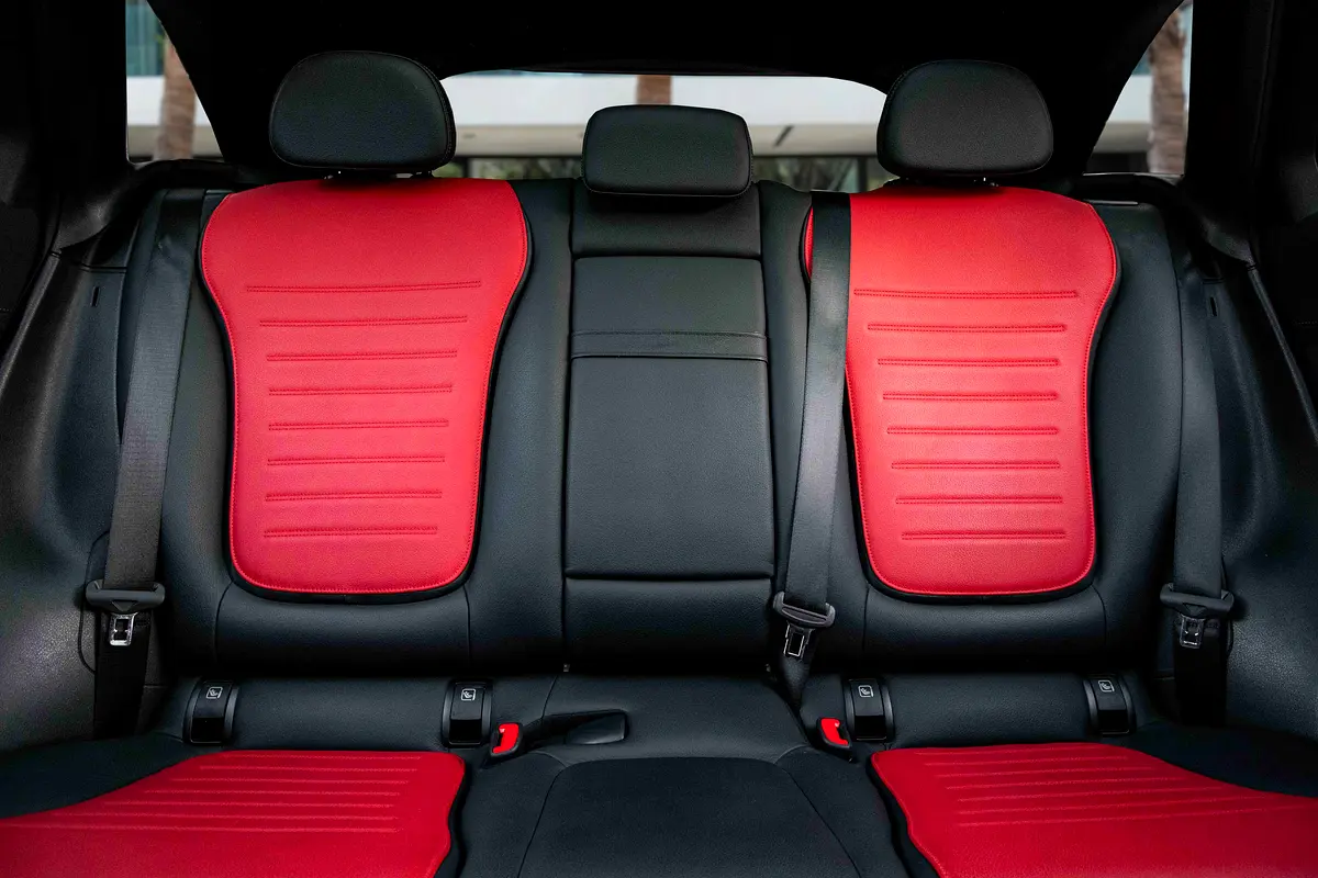 MERCEDES GLC-Class GLC 300 2023 - photo 12 - Import Émirats | International Cars