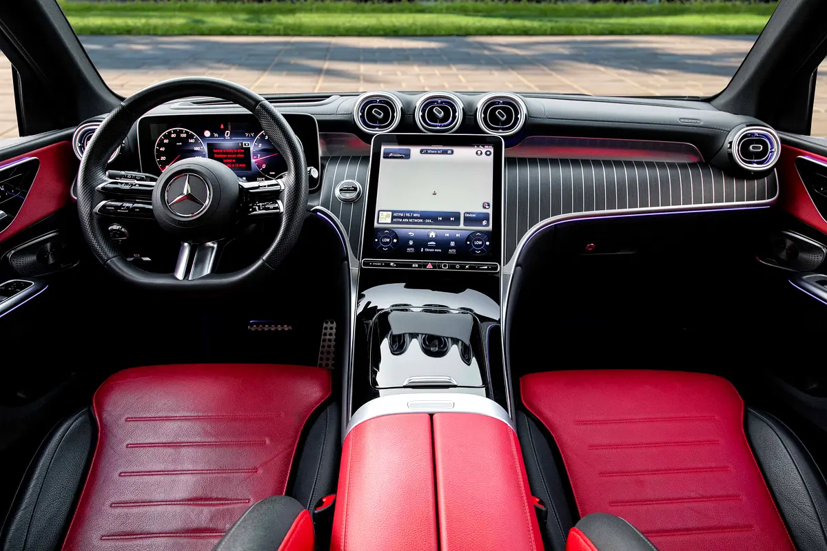 MERCEDES GLC-Class GLC 300 2023 - photo 8 - Import Émirats | International Cars