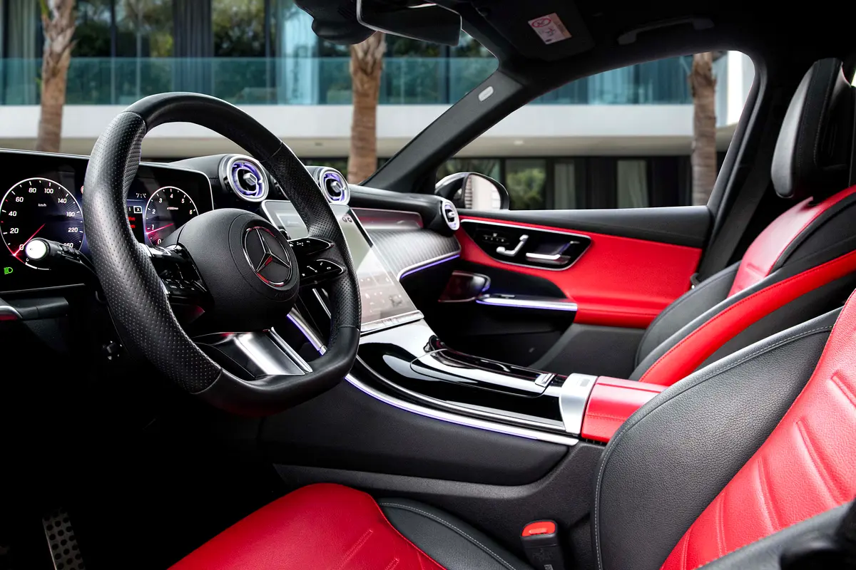 MERCEDES GLC-Class GLC 300 2023 - photo 9 - Import Émirats | International Cars