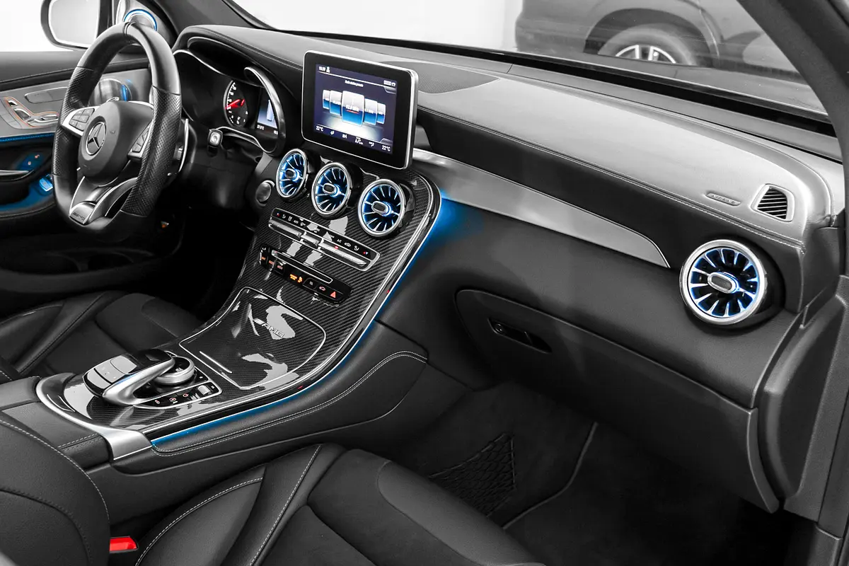 MERCEDES GLC-Class GLC 63 S AMG 4MATIC+ 2018 - photo 12 - Import Émirats | International Cars