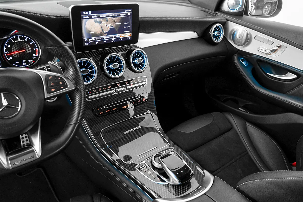 MERCEDES GLC-Class GLC 63 S AMG 4MATIC+ 2018 - photo 9 - Import Émirats | International Cars