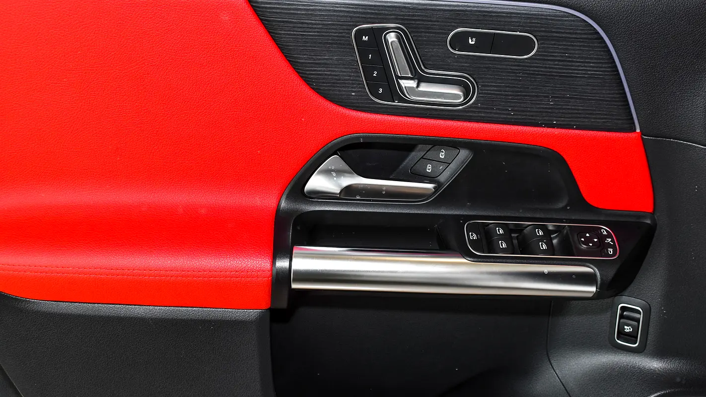 MERCEDES GLA-Class GLA 200 2023 - photo 4 - Import Émirats | International Cars