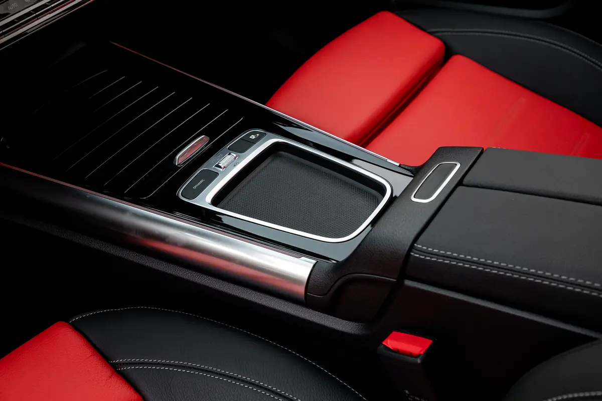 MERCEDES GLA-Class GLA 35 AMG 4MATIC 2024 - photo 11 - Import Émirats | International Cars