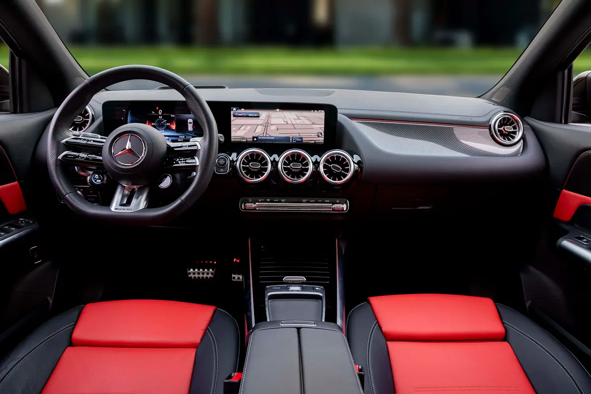 MERCEDES GLA-Class GLA 35 AMG 4MATIC 2024 - photo 8 - Import Émirats | International Cars