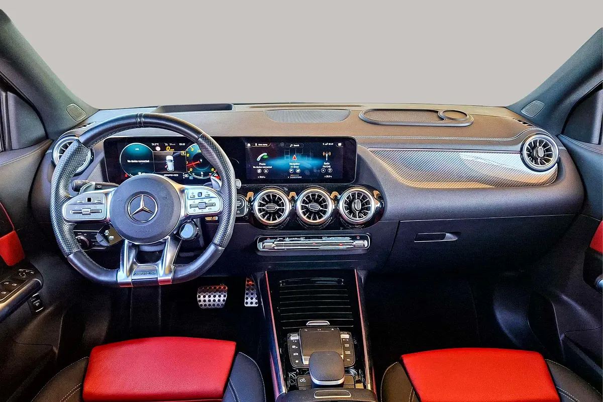 MERCEDES GLA-Class GLA 35 AMG 4MATIC 2023 - photo 9 - Import Émirats | International Cars