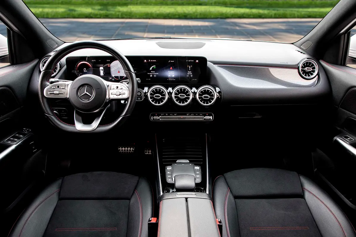 MERCEDES GLA-Class GLA 200 2021 - photo 8 - Import Émirats | International Cars