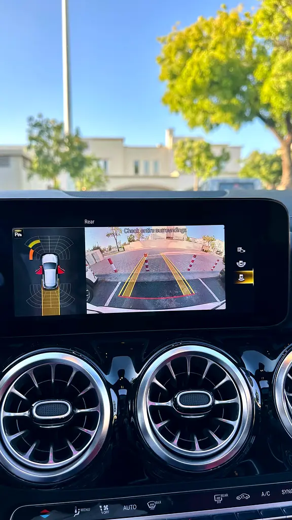 MERCEDES GLA-Class GLA 200 2022 - photo 12 - Import Émirats | International Cars