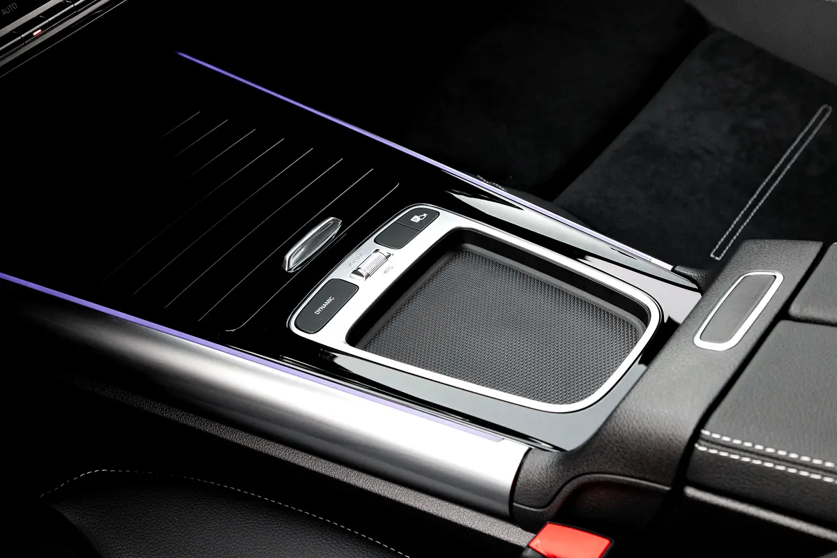 MERCEDES GLA-Class GLA 200 2026 - photo 11 - Import Émirats | International Cars