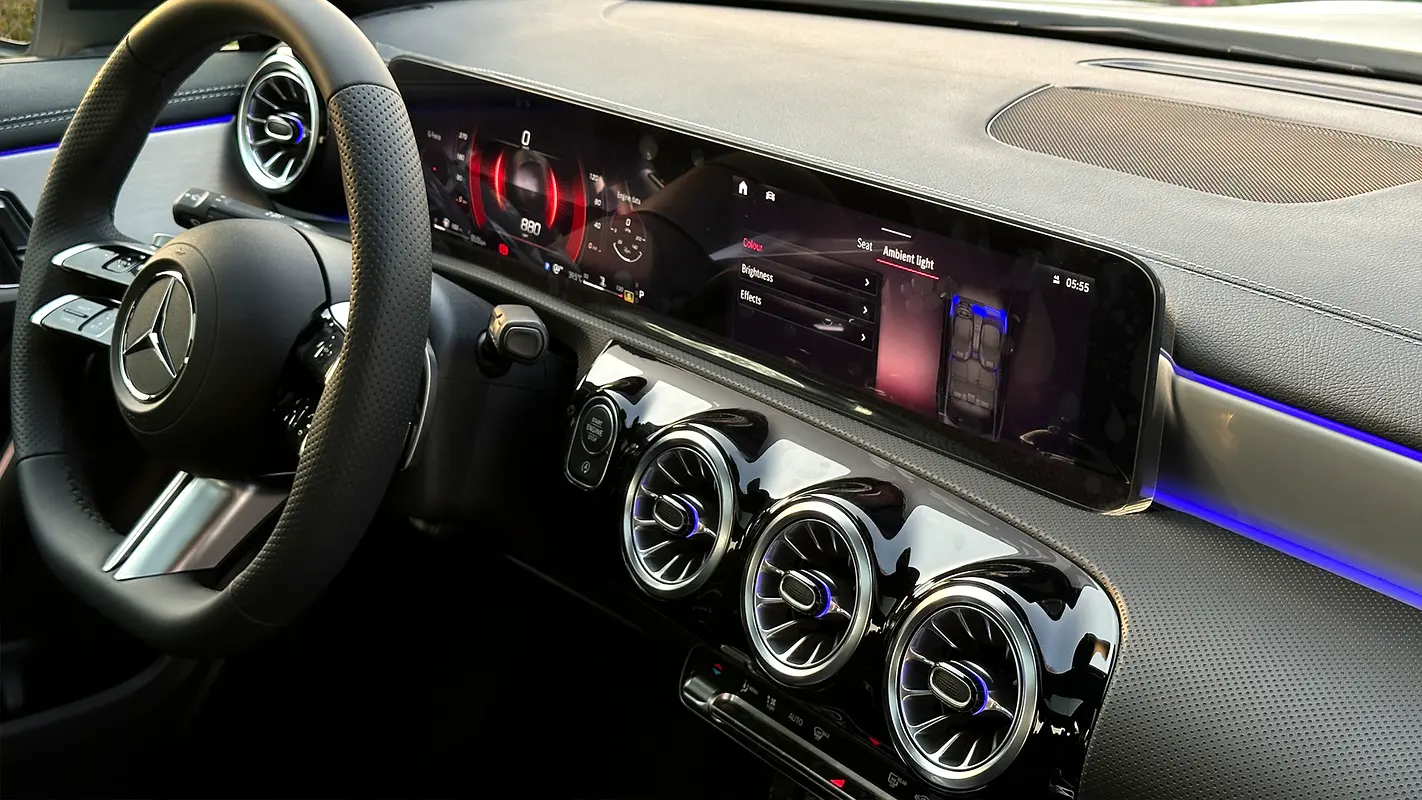 MERCEDES CLA-Class CLA 200 2026 - photo 10 - Import Émirats | International Cars