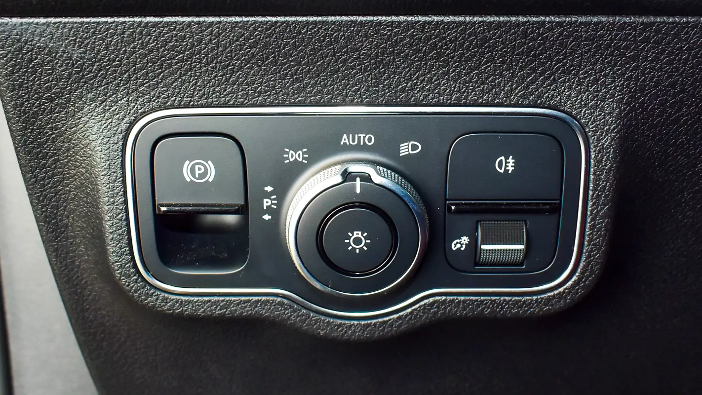 MERCEDES GLB-Class GLB 35 AMG 4MATIC 2023 - photo 10 - Import Émirats | International Cars