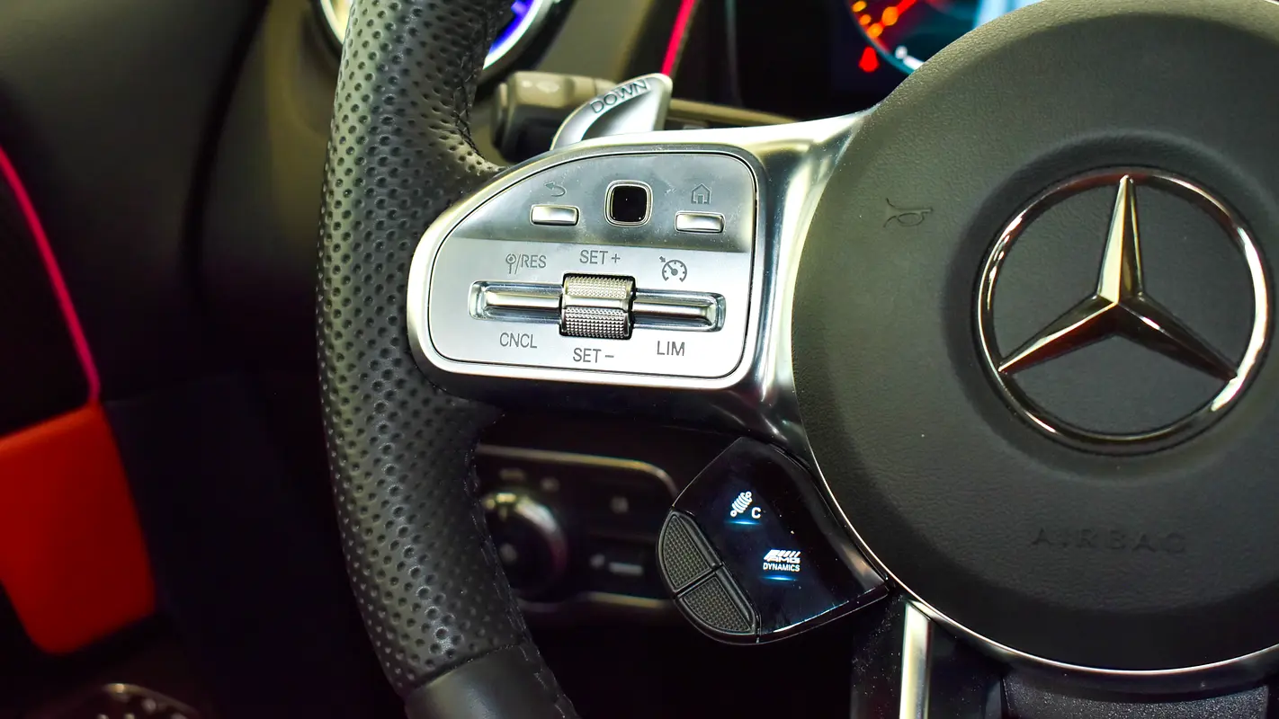 MERCEDES GLB-Class GLB 35 AMG 4MATIC 2023 - photo 8 - Import Émirats | International Cars