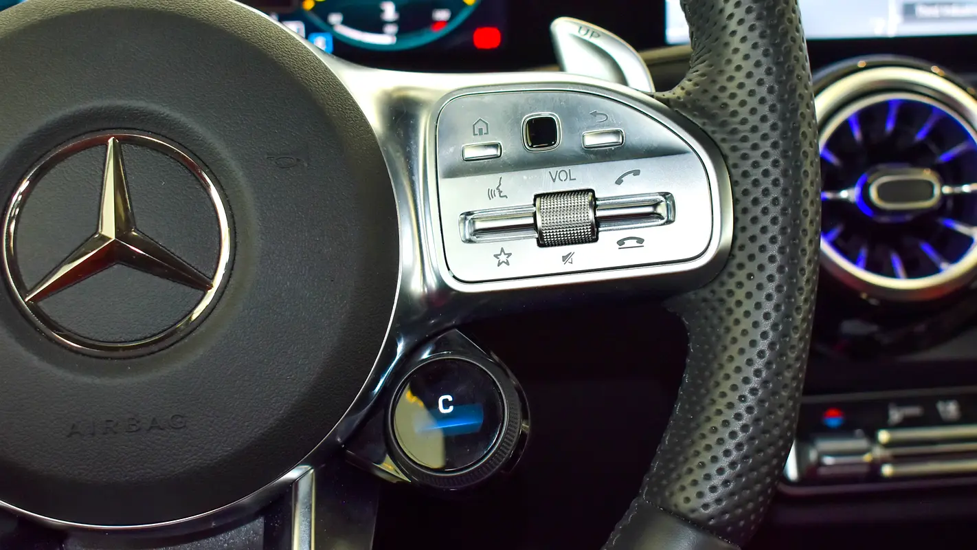 MERCEDES GLB-Class GLB 35 AMG 4MATIC 2023 - photo 9 - Import Émirats | International Cars