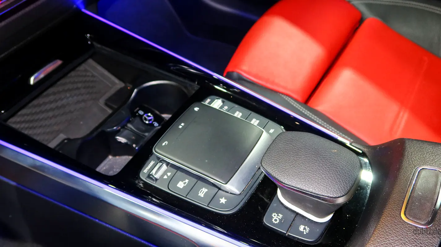 MERCEDES GLB-Class GLB 35 AMG 4MATIC 2020 - photo 8 - Import Émirats | International Cars