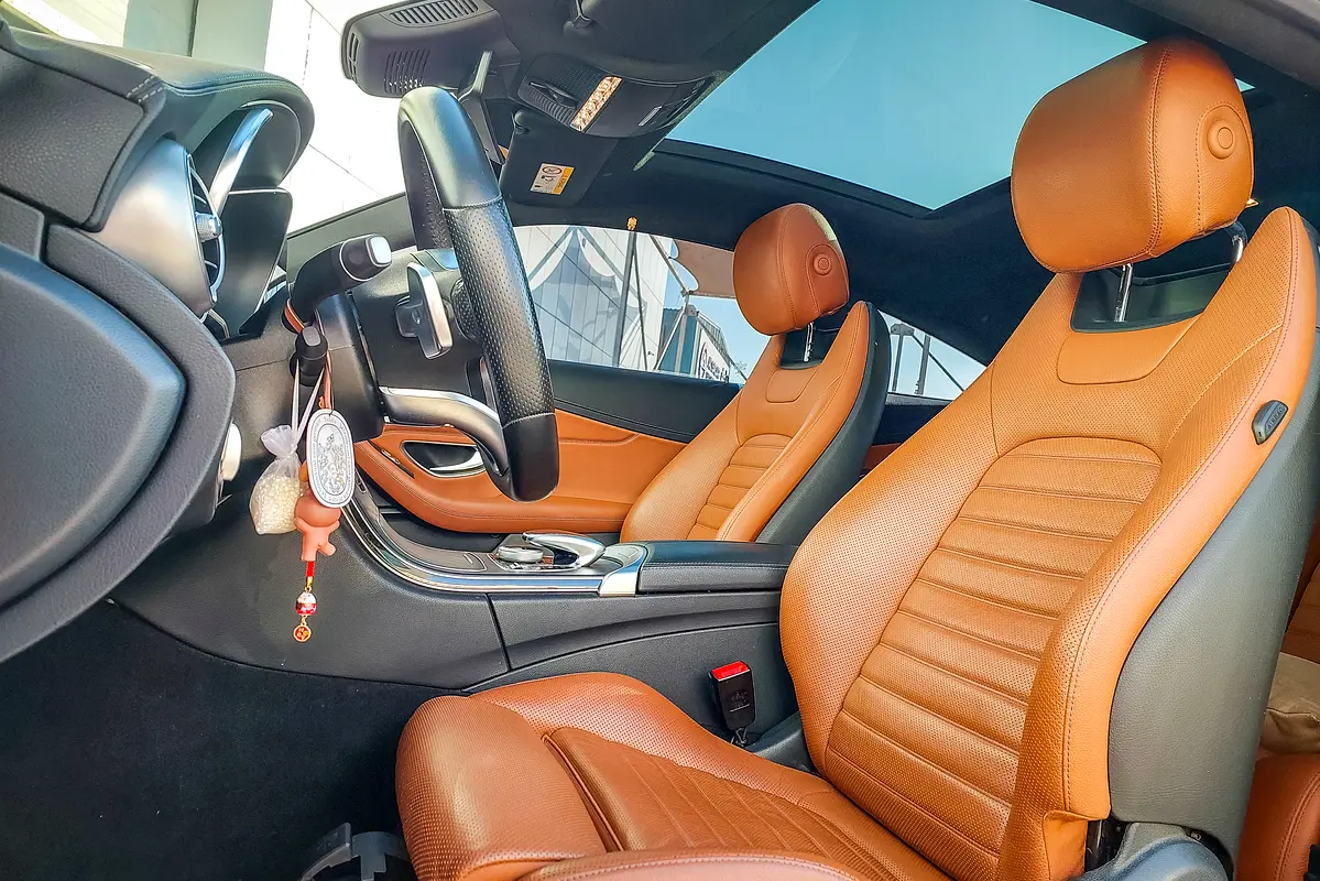 MERCEDES C-Class C200 Coupe 2019 - photo 11 - Import Émirats | International Cars