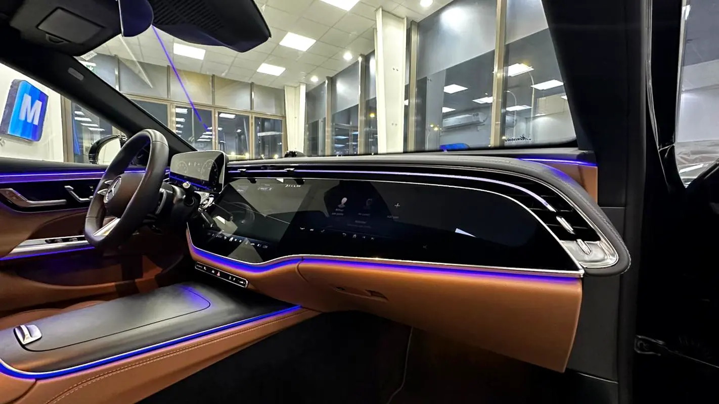 MERCEDES E-Class E 300 2025 - photo 10 - Import Émirats | International Cars