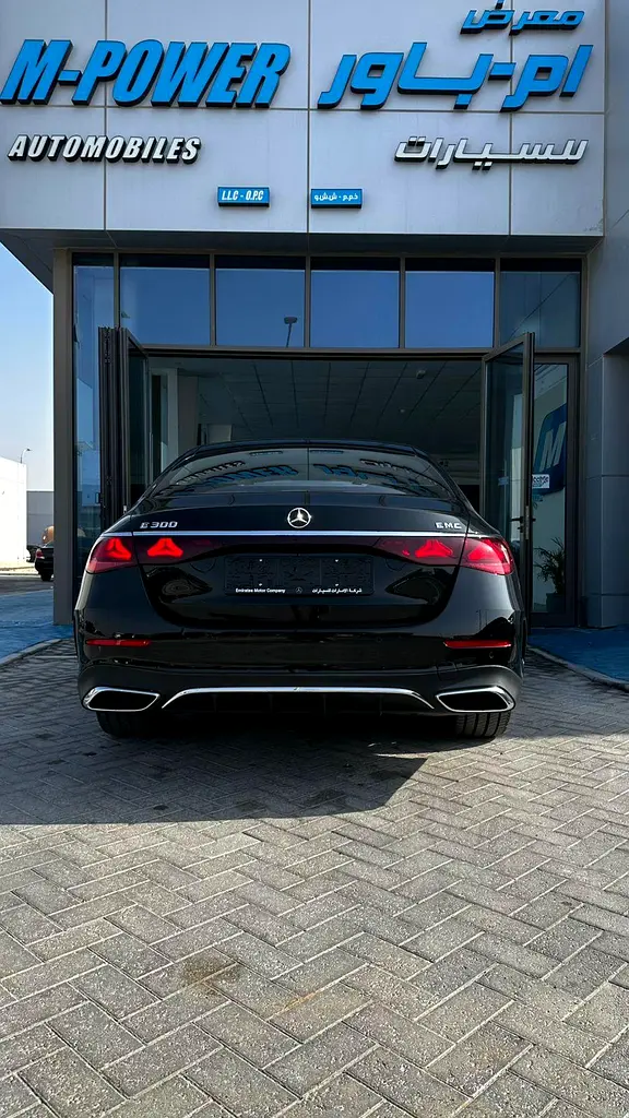 MERCEDES E-Class E 300 2025 - photo 4 - Import Émirats | International Cars