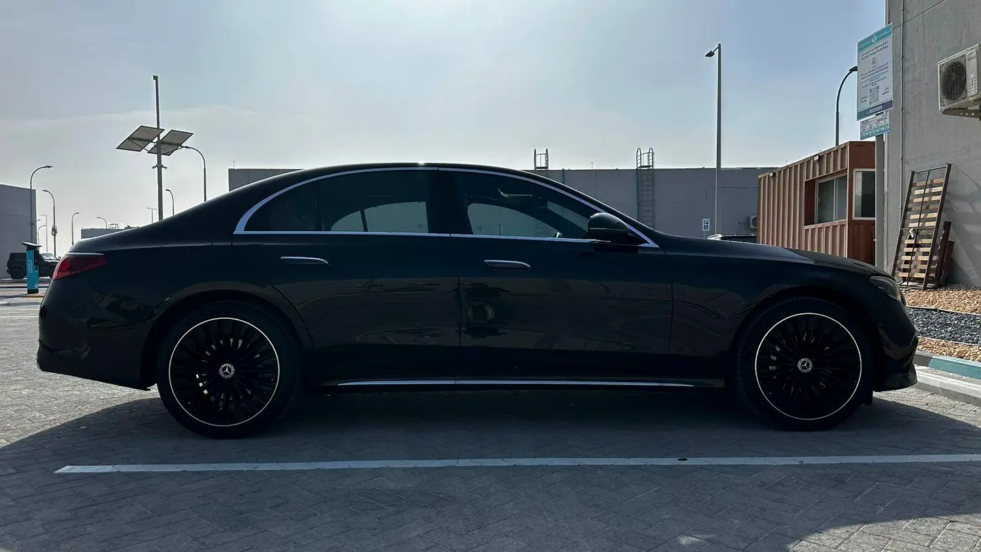 MERCEDES E-Class E 300 2025 - photo 5 - Import Émirats | International Cars