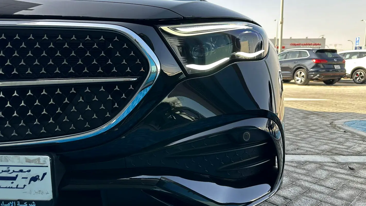 MERCEDES E-Class E 300 2025 - photo 7 - Import Émirats | International Cars