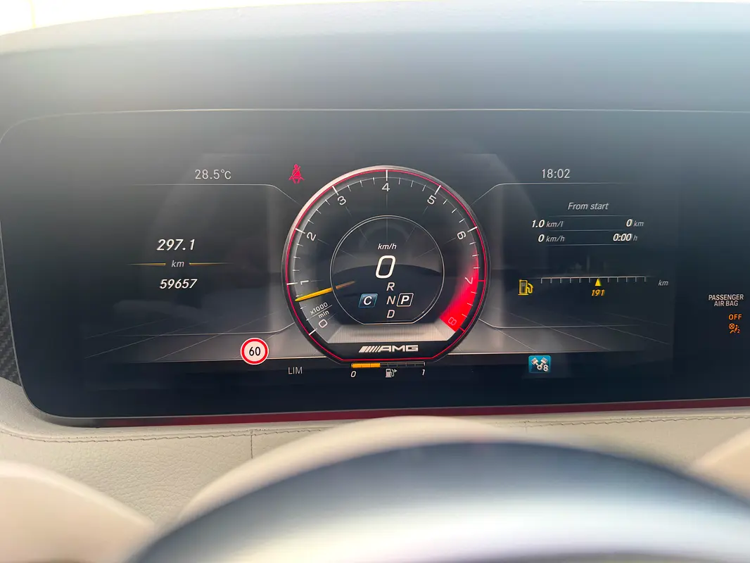 MERCEDES S-Class S 63 AMG 4MATIC+ 2018 - photo 9 - Import Émirats | International Cars