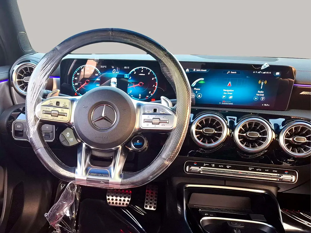 MERCEDES A-Class A 35 AMG 4MATIC 2022 - photo 10 - Import Émirats | International Cars
