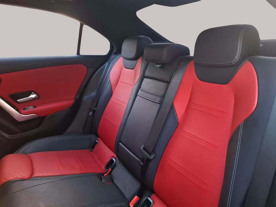 MERCEDES A-Class A 35 AMG 4MATIC 2022 - photo 11 - Import Émirats | International Cars