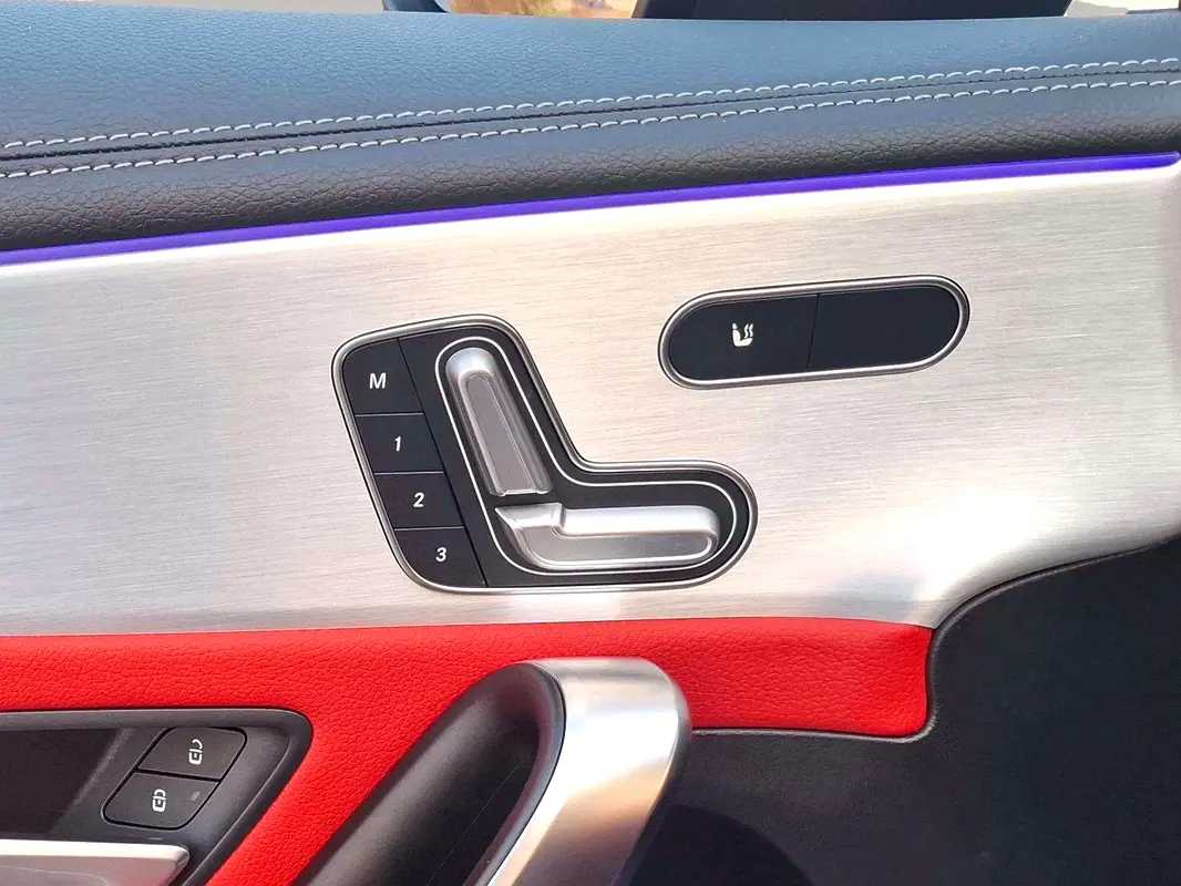 MERCEDES A-Class A 35 AMG 4MATIC 2022 - photo 12 - Import Émirats | International Cars