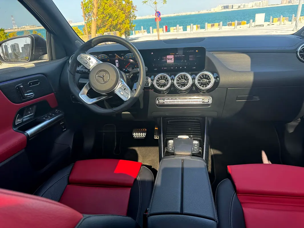 MERCEDES GLA 200 2023 - photo 8 - Import Émirats | International Cars