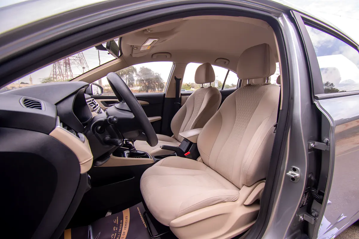 MG MG5 Comfort 2022 - photo 10 - Import Émirats | International Cars