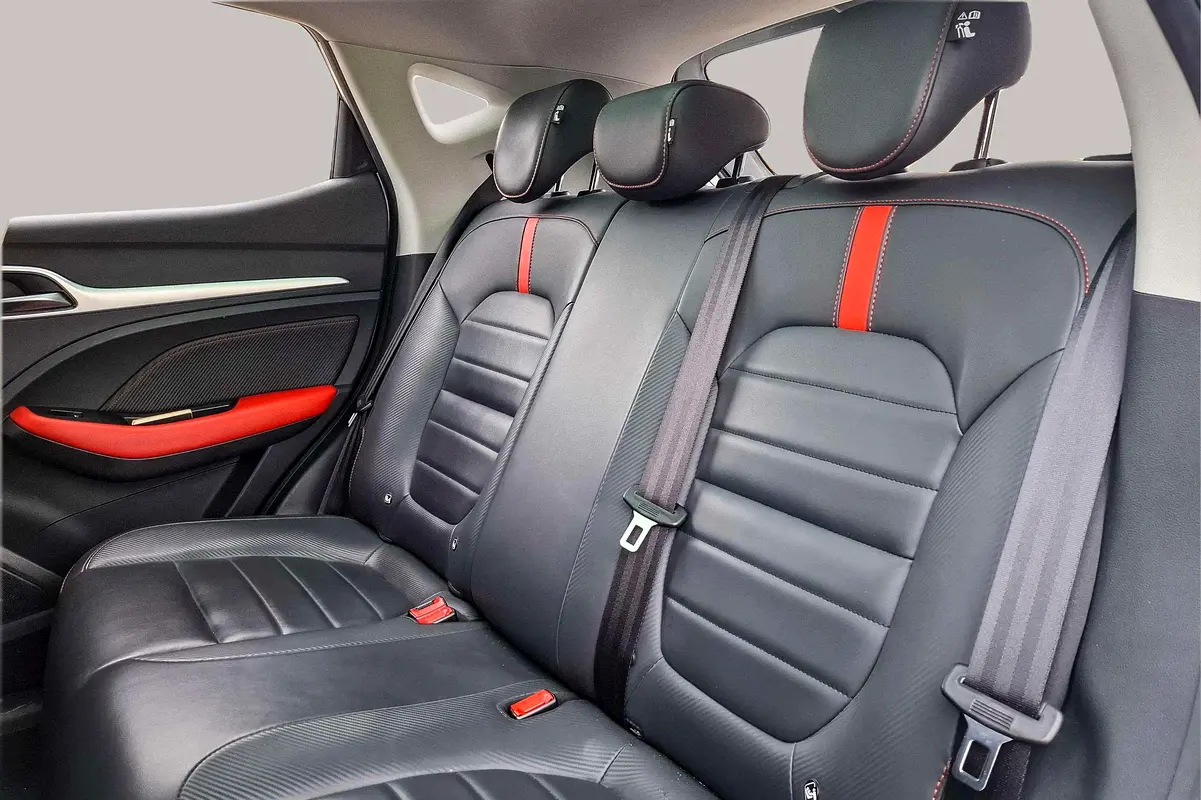 MG ZS Trophy 2023 - photo 12 - Import Émirats | International Cars