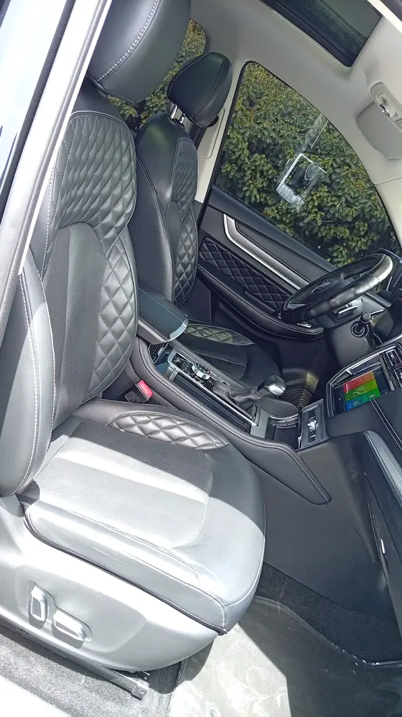 MG RX8 Black Edition 2022 - photo 11 - Import Émirats | International Cars